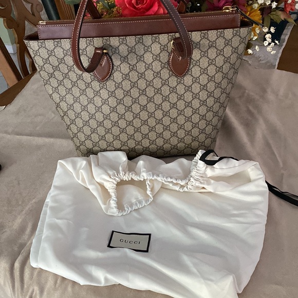 Auth GUCCI Monogram tote made in Italy - Picture 13 of 16